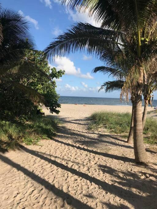 Only Two Blocks To Sand! 1St Floor Beach Hacienda Pompano Beach Extérieur photo